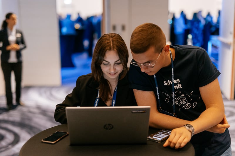 wolves summit volunteers